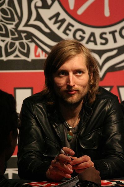 Fil:Mark Stoermer Flickr.jpg