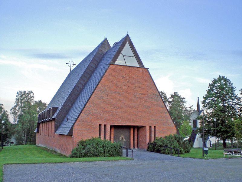 Fil:Tavelsjö kyrka 2008-06-28.jpg