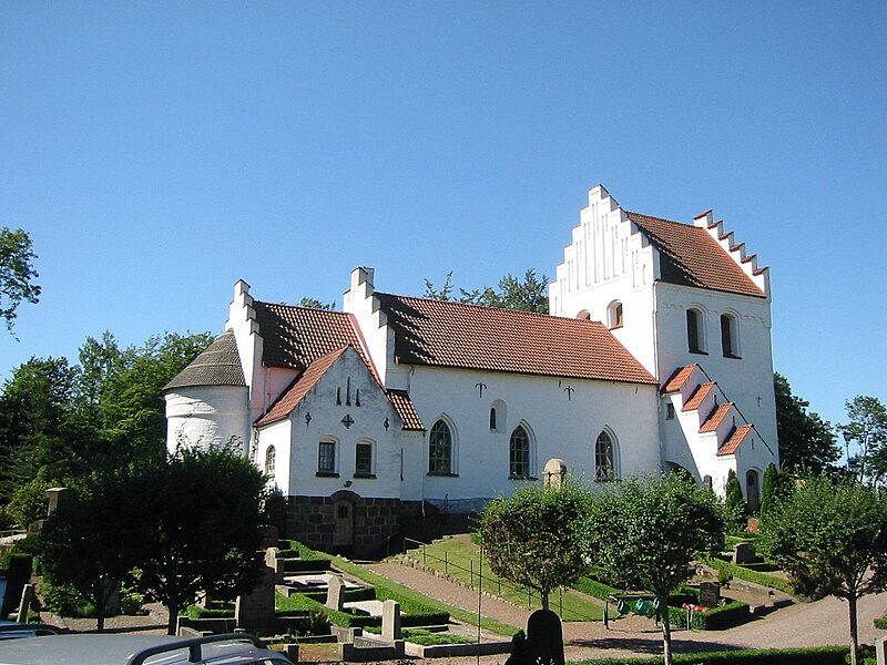 Fil:Sireköpinge kyrka 2.jpg