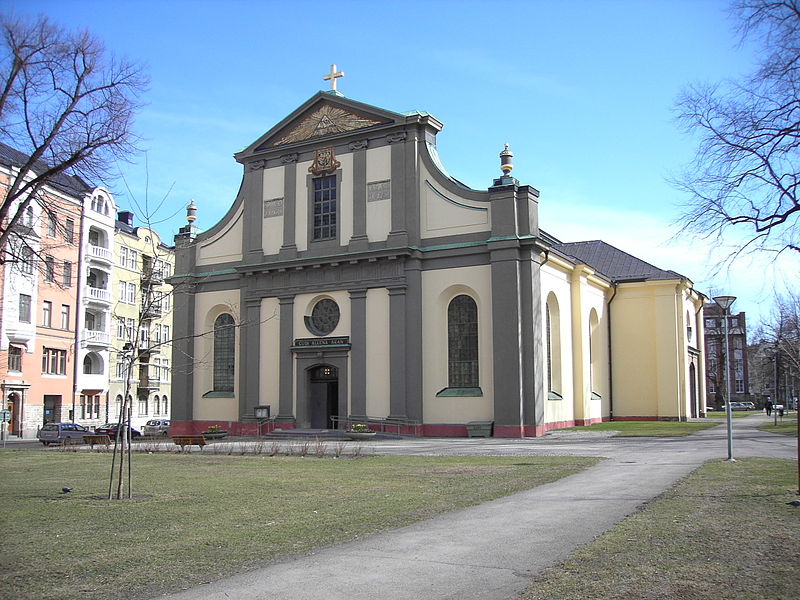Fil:St Olai kyrka i Norrköping april 2005.jpg