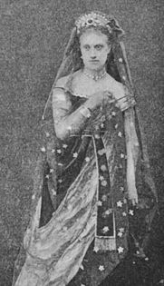 Louise michaeli som nattens drottning nornan 1894 s 83.jpg