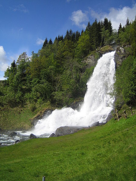 Fil:Steinsdalsfossen.jpg