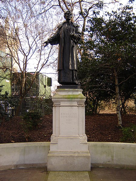 Fil:Westminster emmeline pankhurst statue 1.jpg