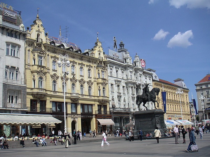 Fil:Zagreb trg bana Jelačića.jpg