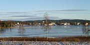 Fil:Grangärde kyrkby från Västansjö.JPG