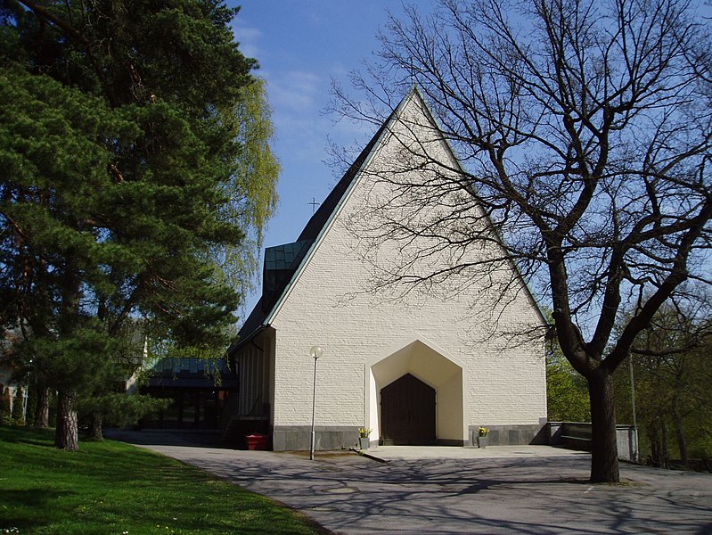 Fil:Ängby kyrka april 2008.jpg