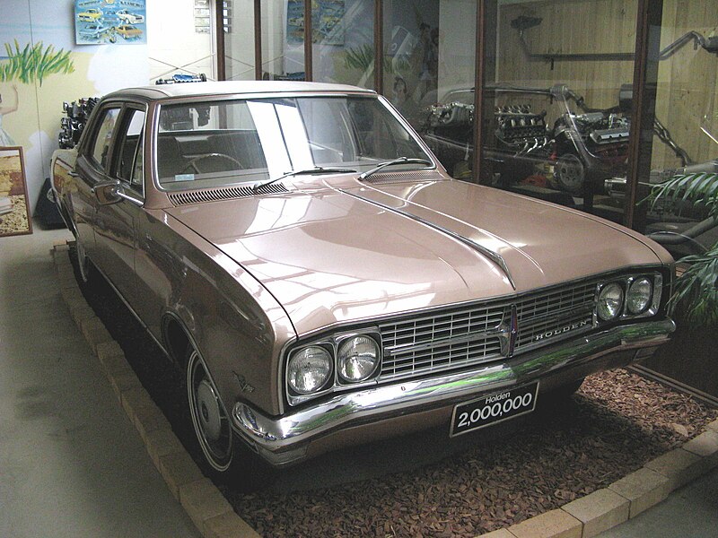 Fil:Holden HK Brougham 1968-1969 01.jpg