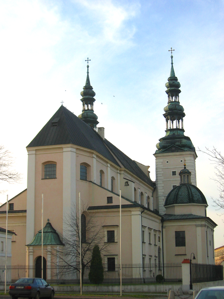 Fil:Katedra w Łowiczu.PNG
