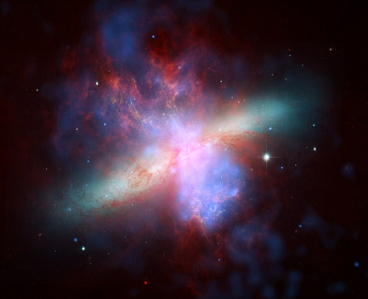 Fil:M82 Chandra HST Spitzer.jpg