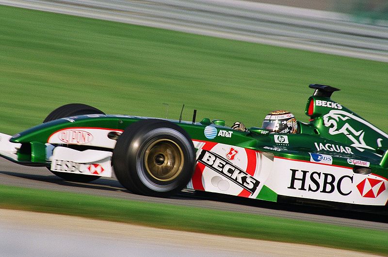 Fil:Eddie Irvine 2002.jpg
