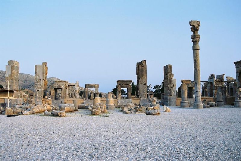 Fil:Persepolis-Hundred Columns Hall.jpg