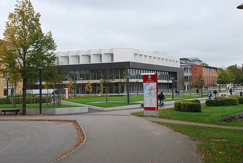 Fil:University Library Växjö.jpg