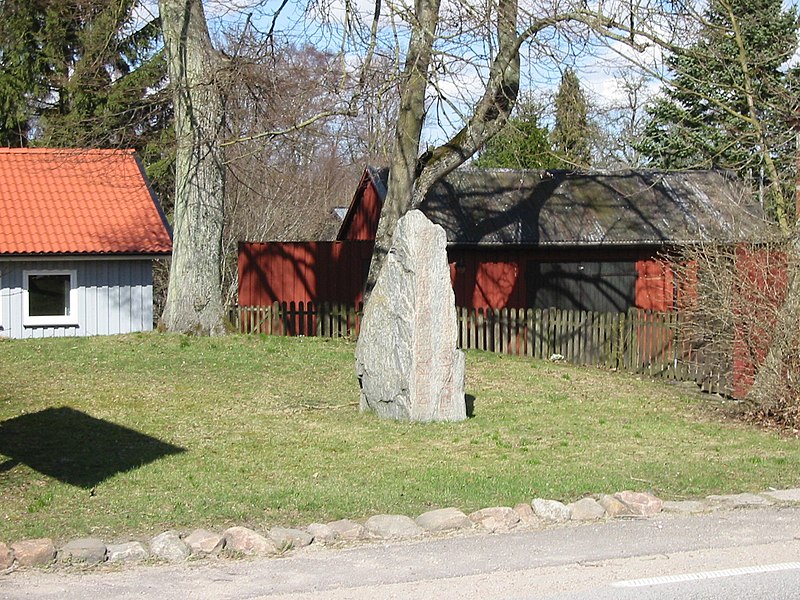 Fil:Östra Gårdstångastenen.jpg