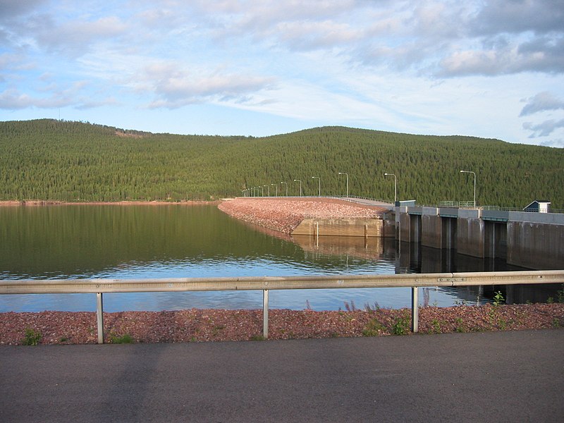 Fil:Trängslet dam reservoir.JPG