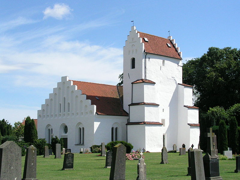 Fil:Ostra Hoby kyrka view2.jpg