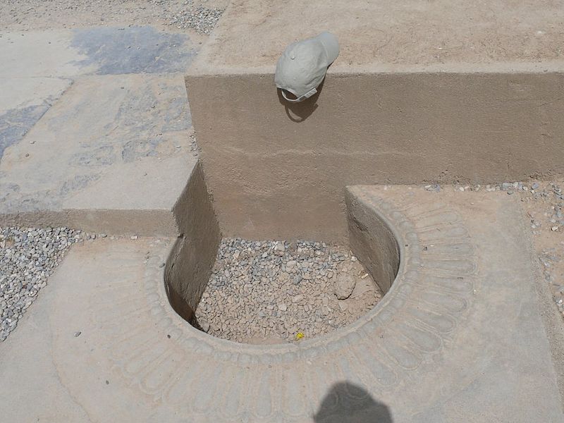 Fil:Persepolis Door Pivot.jpg