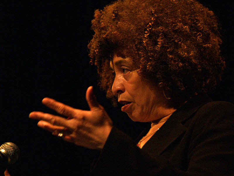 Fil:Angela-Davis-Mar-28-2006.jpg