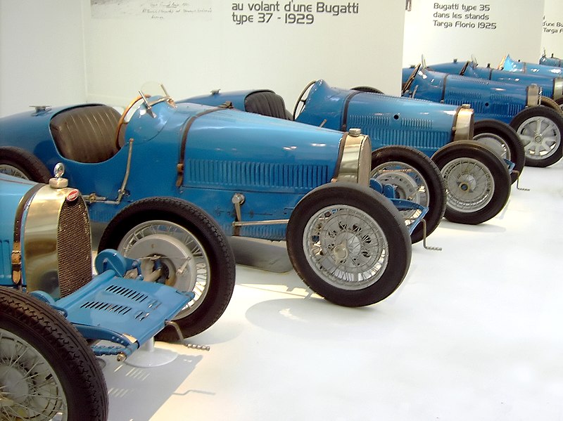 Fil:BugattiRacingCars.jpg