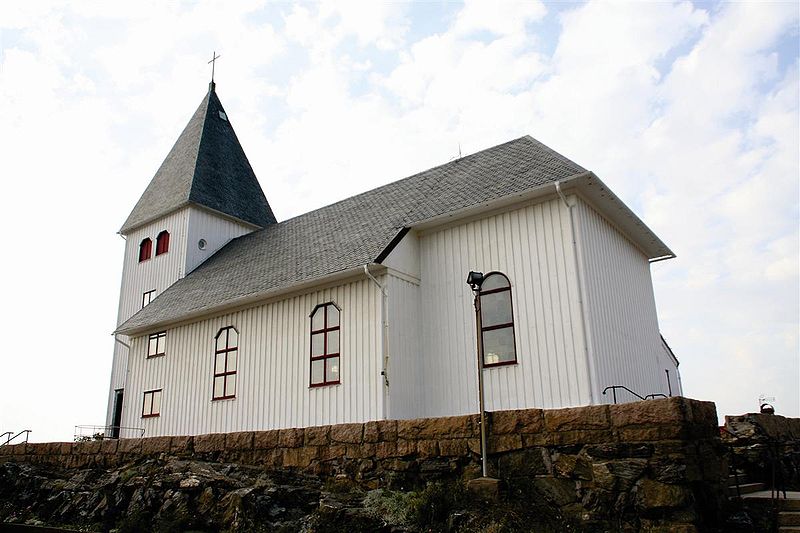 Fil:Skärhamns kyrka.jpg