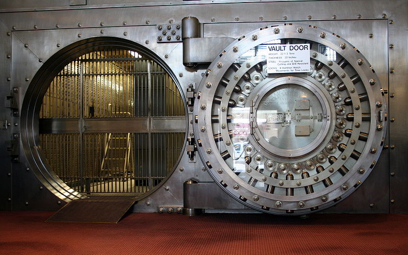 Fil:WinonaSavingsBankVault.JPG