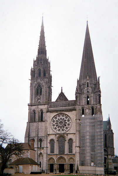 Fil:FacadeCathedraleChartresFrance041130.jpg