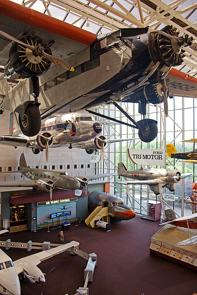 Fil:Smithsonian Air and Space Planes.jpg