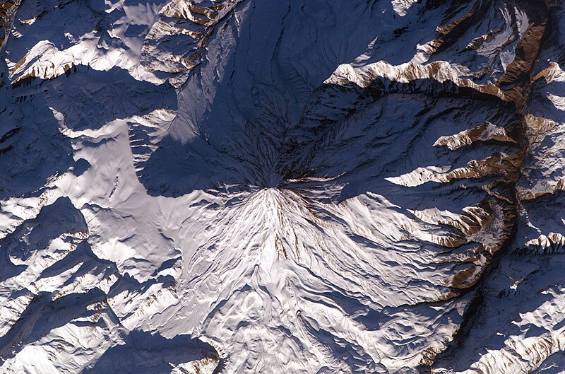 Fil:Summit crater damavand.jpg