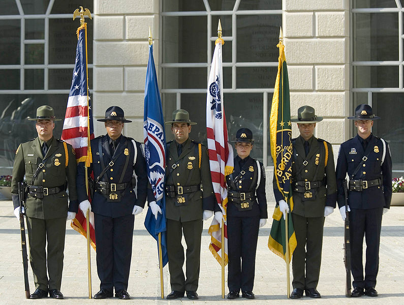 Fil:CBP Officers pay tribute 2007.jpg