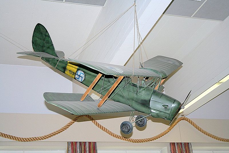 Fil:De Havilland D.H.82 Tiger Moth MO-159.model.JPG