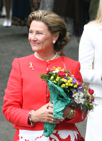Fil:Queen Sonja of Norway.jpg