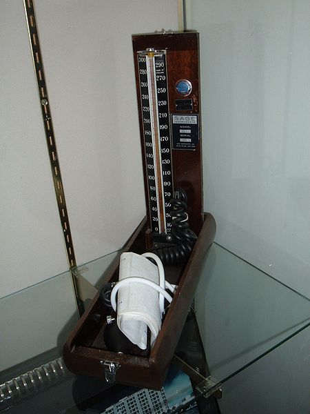 Fil:Sage Instruments sphygmomanometer.JPG
