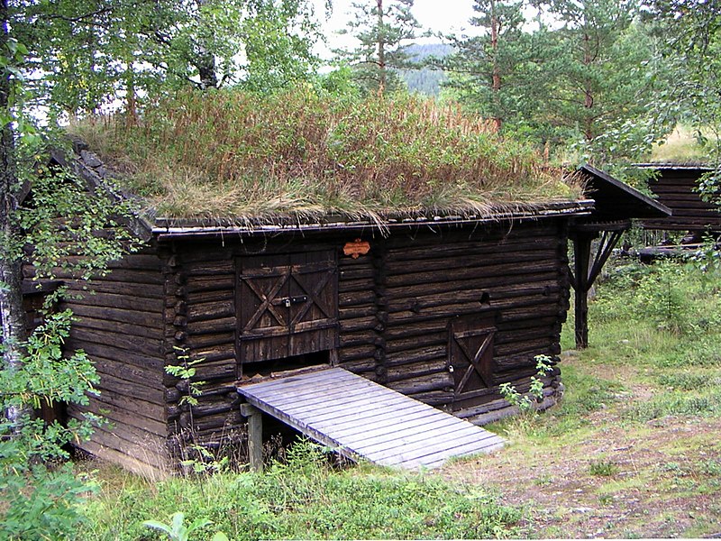 Fil:Bautahaugen Samlinger, Låve.jpg