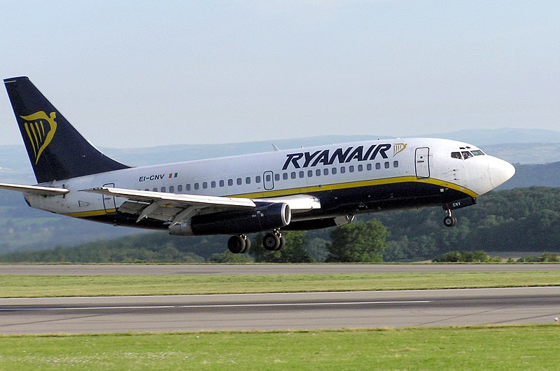 Fil:Ryanair.b737-200.ei-cnv.bristol.arp.jpg