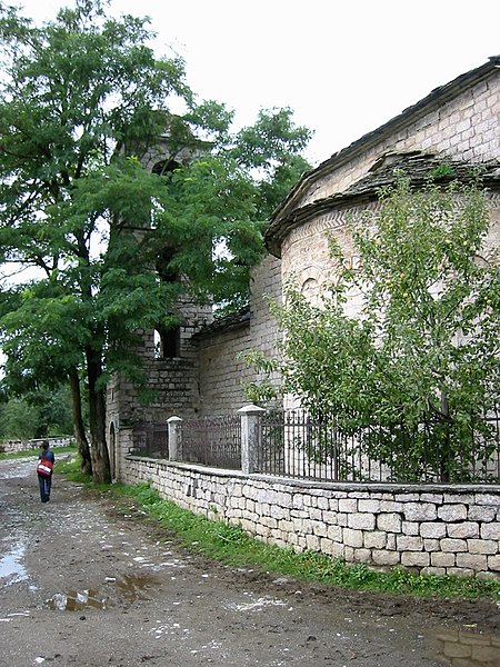 Fil:Voskopoja church outside.jpg