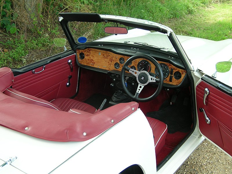 Fil:1969.triumph.tr5.inside.jpg