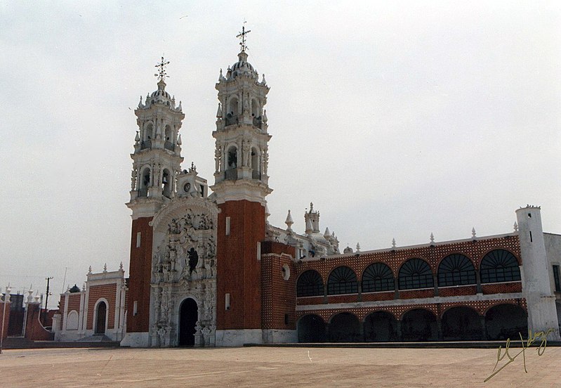 Fil:BasilicadeOcotlan.jpg