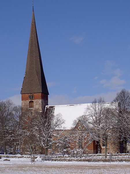 Fil:Vaksala kyrka, vinter.jpg