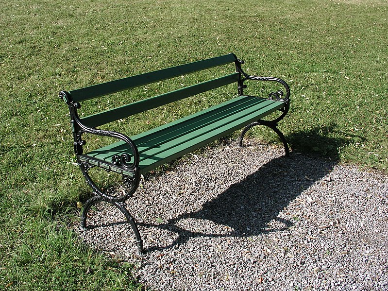 Fil:Tullgarns slott garden bench.jpg