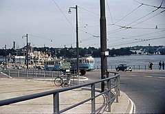 Slussens trafikkarussell, bilden till vänster är från 1963, bilden till höger från 2007, vy mot öst.