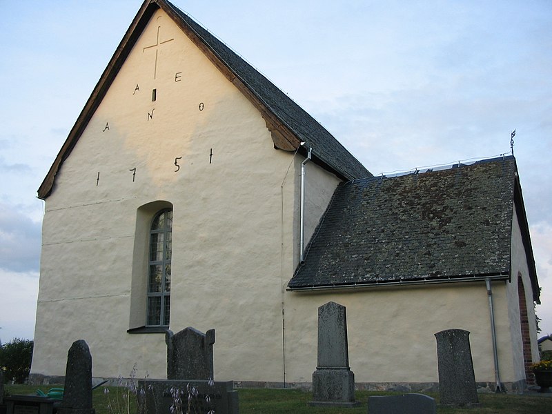 Fil:Husby Langhundra kyrka.JPG
