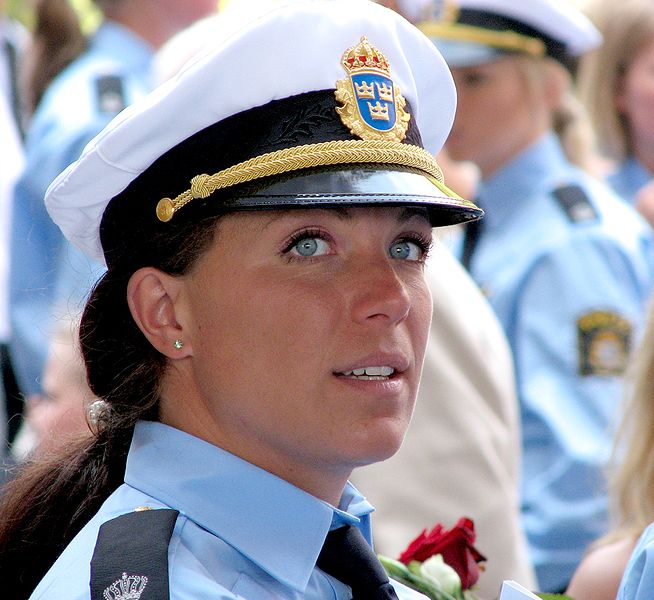 Fil:Swedish Police Woman, 2006.jpg