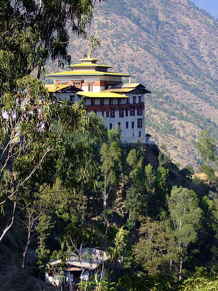Fil:Trashigang Dzong-a-2008-01-02.jpg