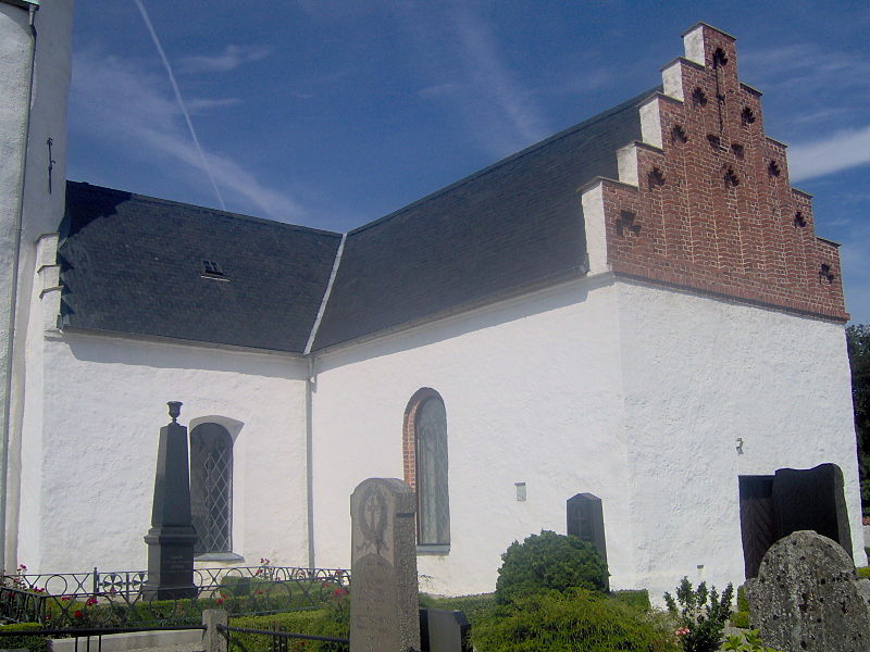 Fil:Hammarlöv kyrka 1.jpg