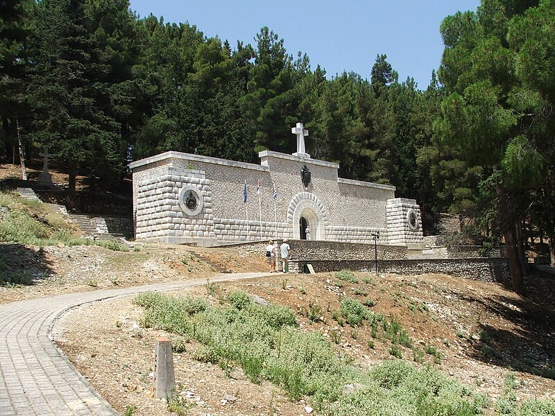 Fil:VidoSerbianMausoleum.jpg