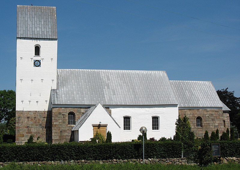Fil:Ølgod Kirke1.jpg