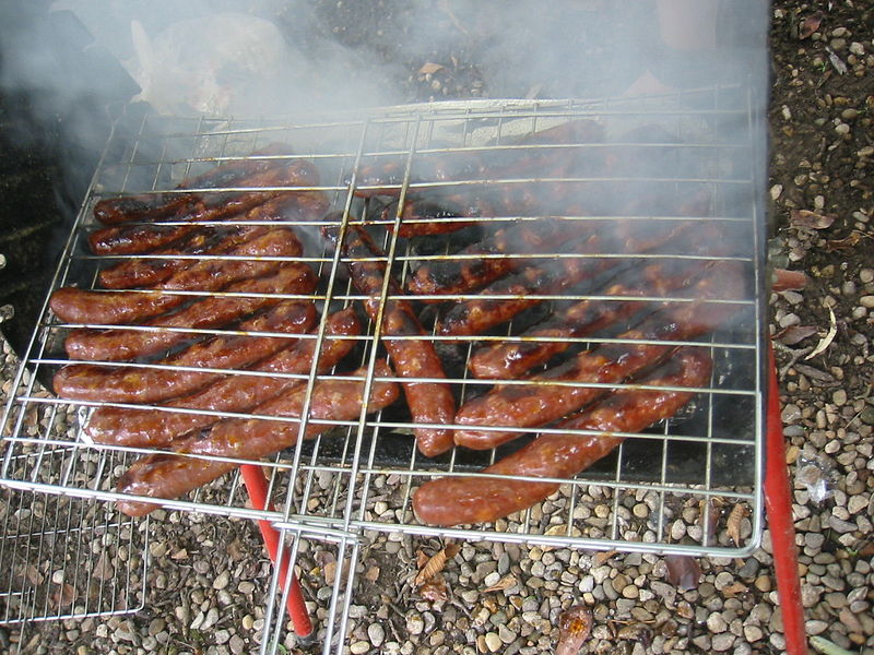 Fil:Barbecue sausages.jpg