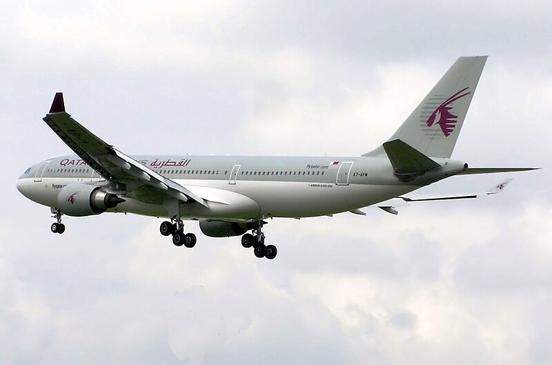 Fil:Qatar.a330-200.a7-afm.arp.jpg