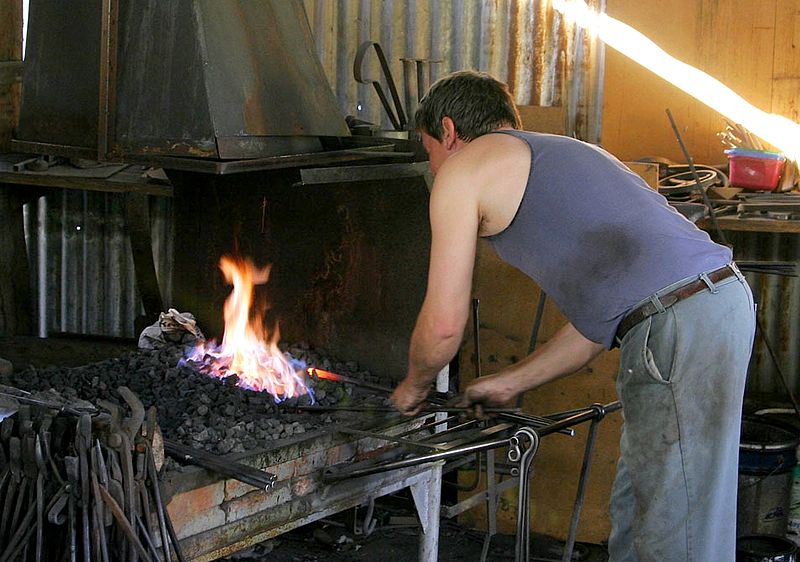 Fil:Australian blacksmith.jpg