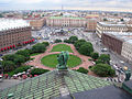 Sankt Petersburg grundas av tsar Peter I "den store" den 27 maj 1703 som ett "fönster mot Europa": Utsikt från Sankt Isak-katedralen mot Sankt Isak-torget och Mariinskij-palatset.