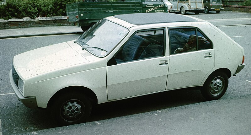 Fil:Renault 14 pre-facelift.jpg